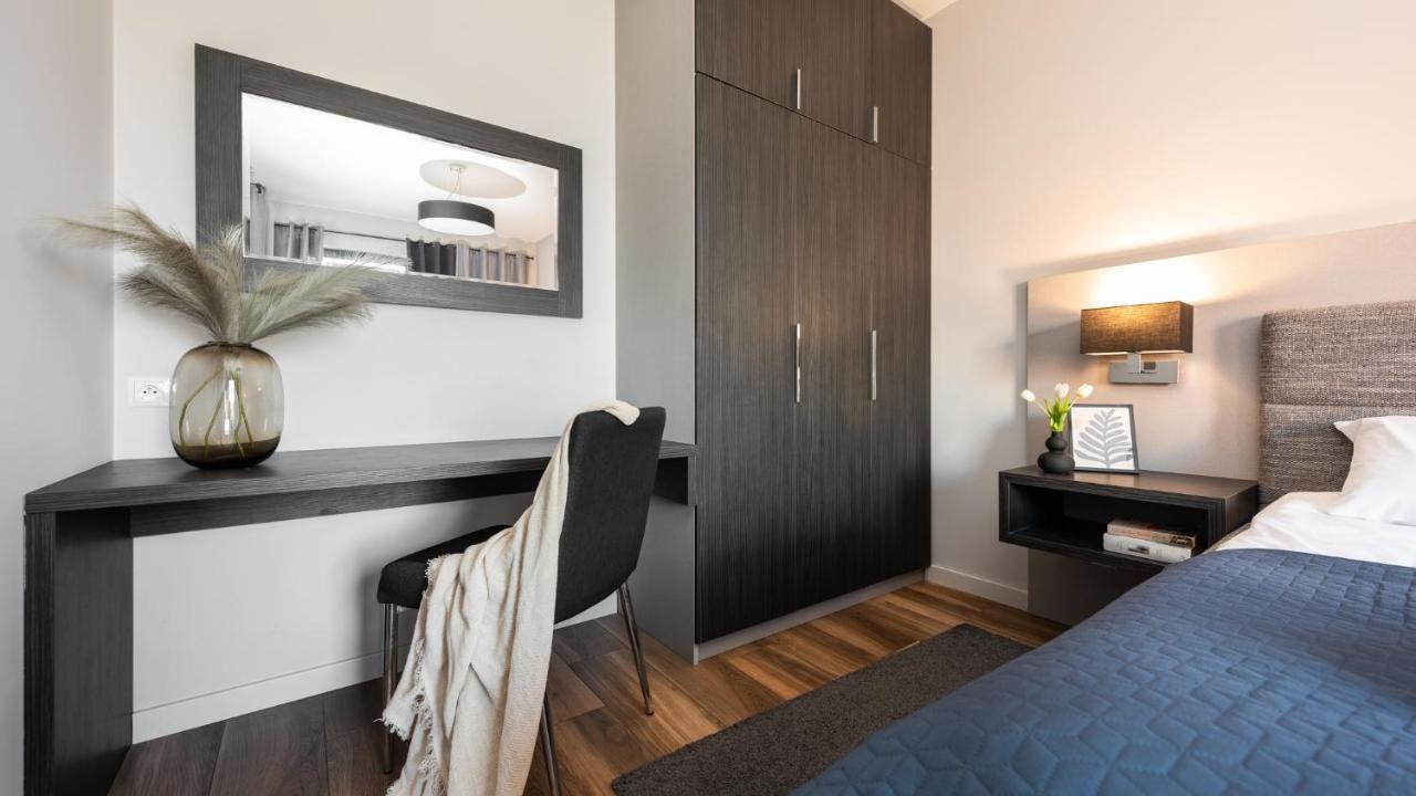 Flatbook - City Center Apartments Brabank With Parking Gdansk Bagian luar foto